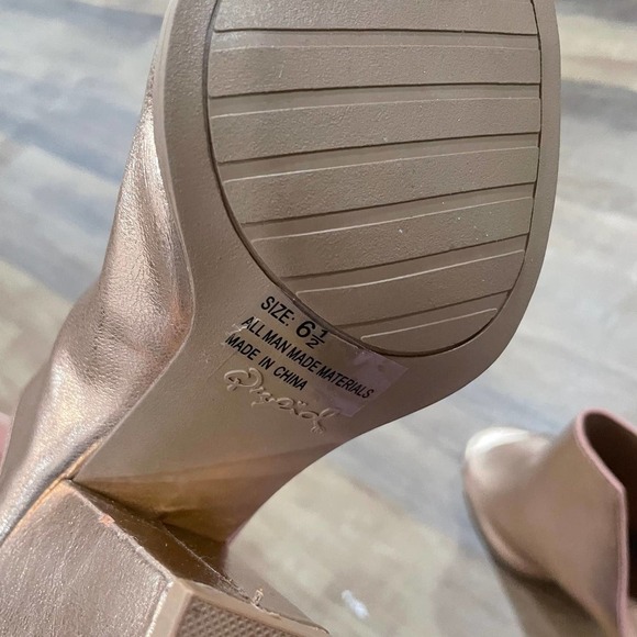 Qupid rose gold shoes 6.5 - Picture 5 of 5